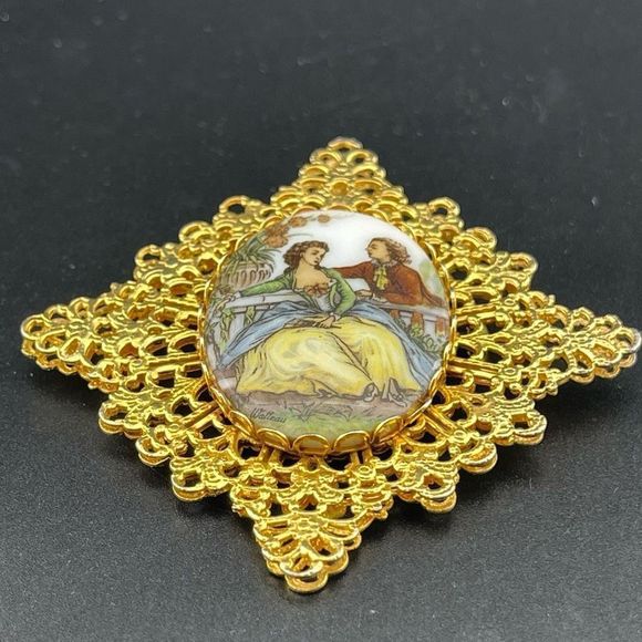 Victorian Revival Porcelain Courting Couple Brooch Gold Tone Open Work Filigree - Picture 2 of 5